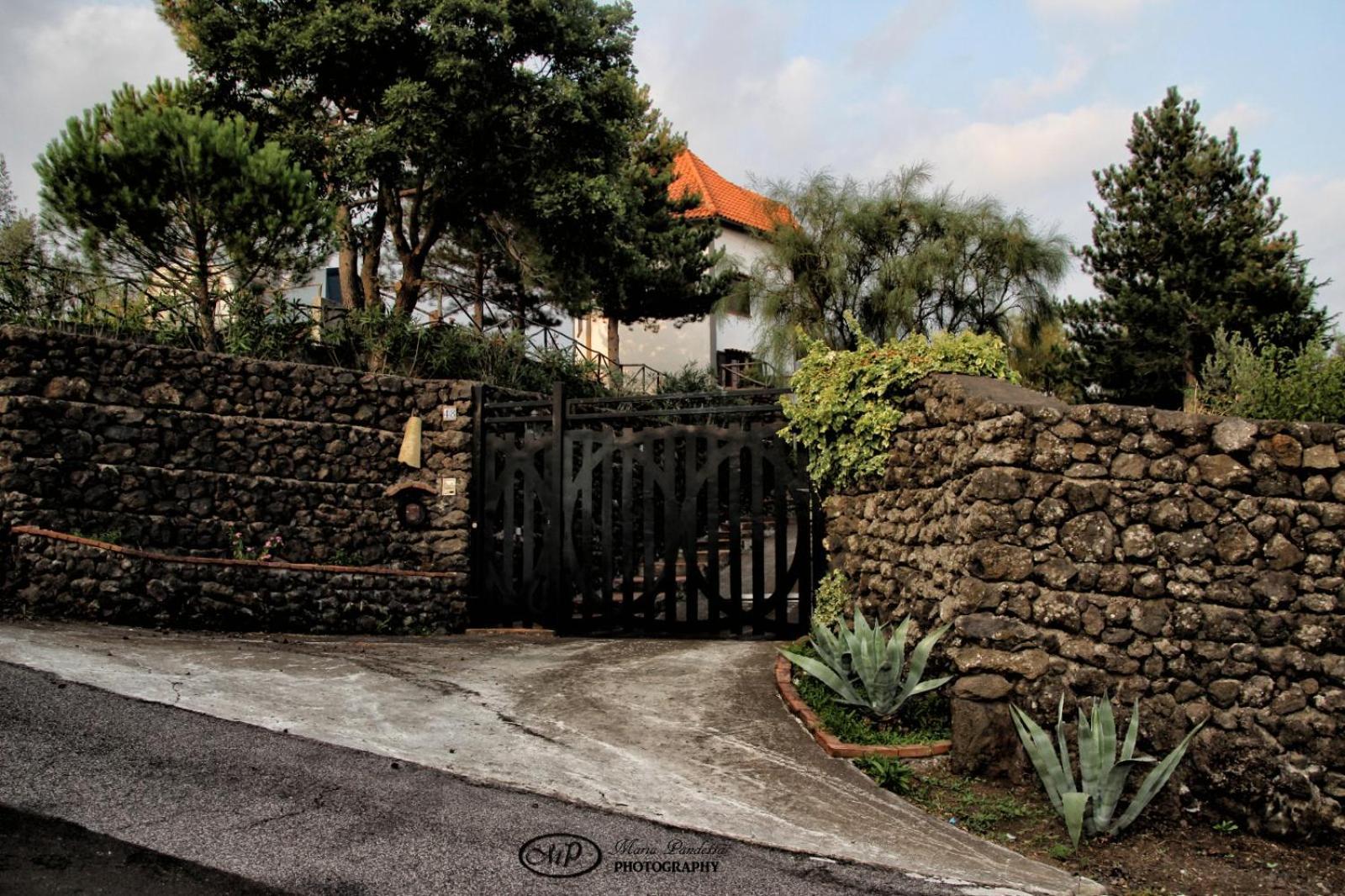 Villa Joele Nicolosi Ngoại thất bức ảnh